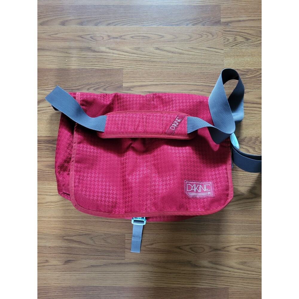Dakine Red Laptop Shoulder Messenger Bag